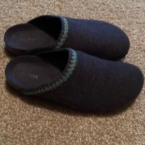 Wool clogs
